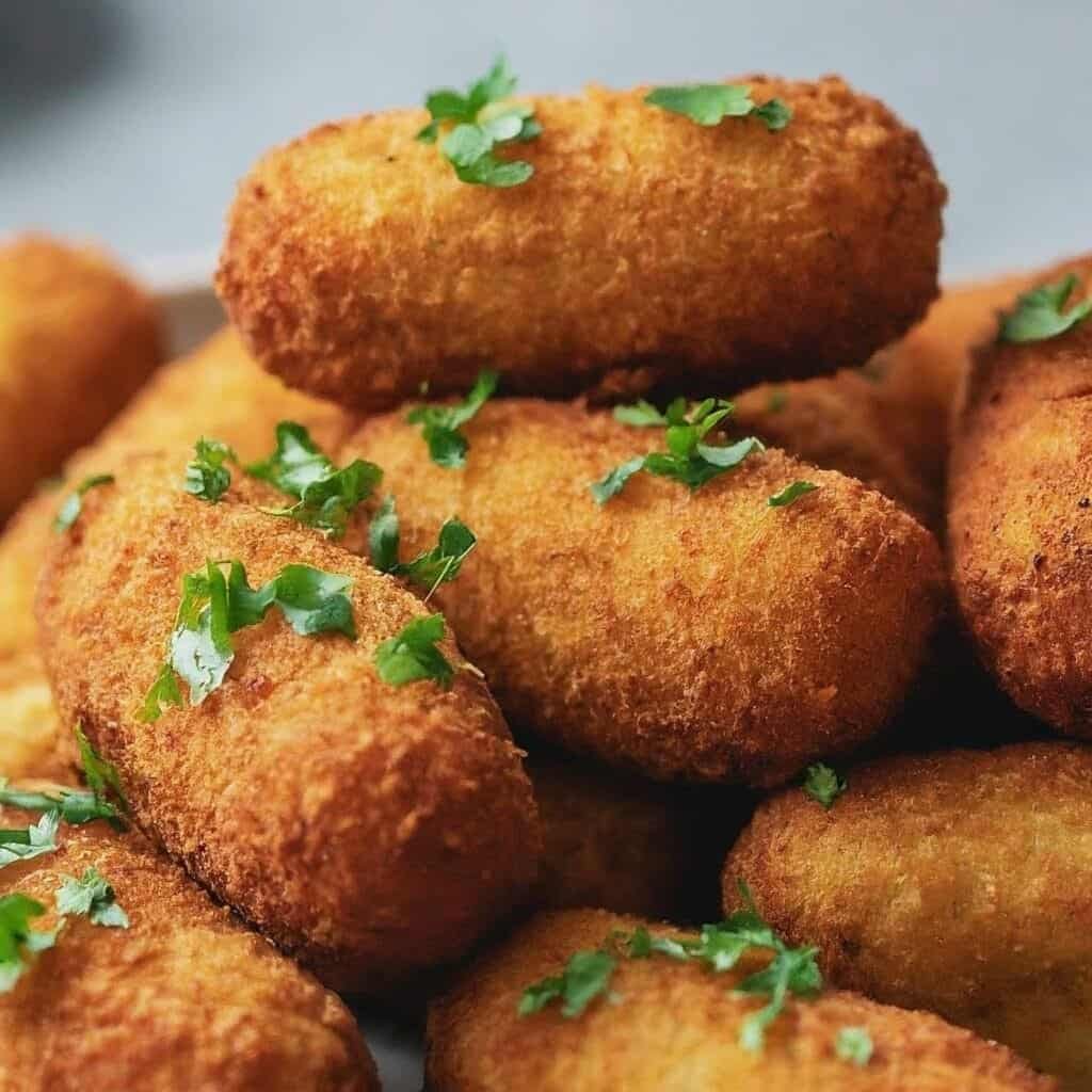 Kroket: Lezzetli ve Pratik Bir Atıştırmalık