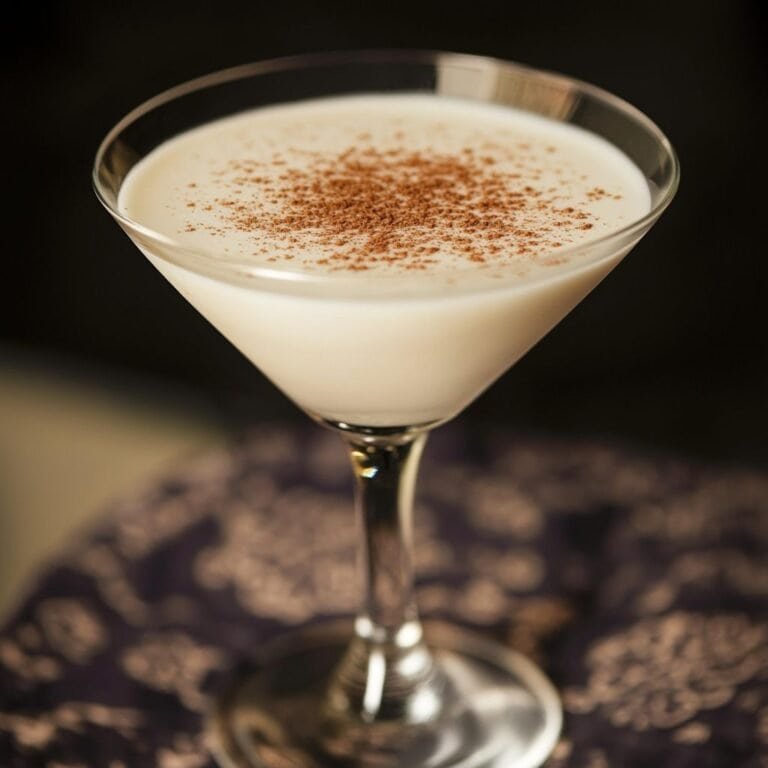 Alexander Kokteyli: Kremsi ve Pürüzsüz Bir Lezzet