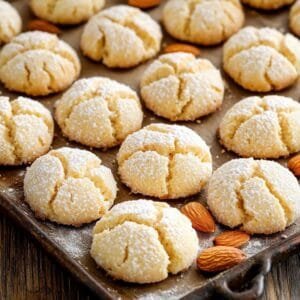 Amaretti: İtalyan Bademli Kurabiyelerin Tarihi ve Tarifi