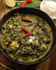 Laing Tarifi: Filipinler Mutfağından Hindistancevizli Taro Yaprağı Yemeği