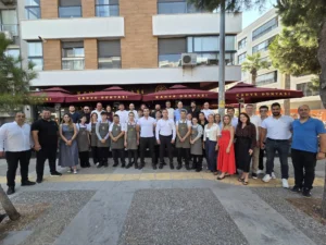 Kahve Dünyası Karşıyaka Girne Bulvarı yeni mağaza