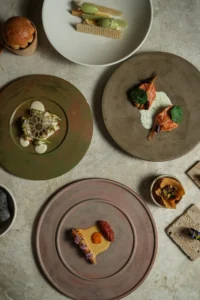 Yelve Restoran Micro Season menüsünden tabaklar